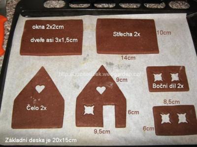 pečení dílů perníkové chaloupky